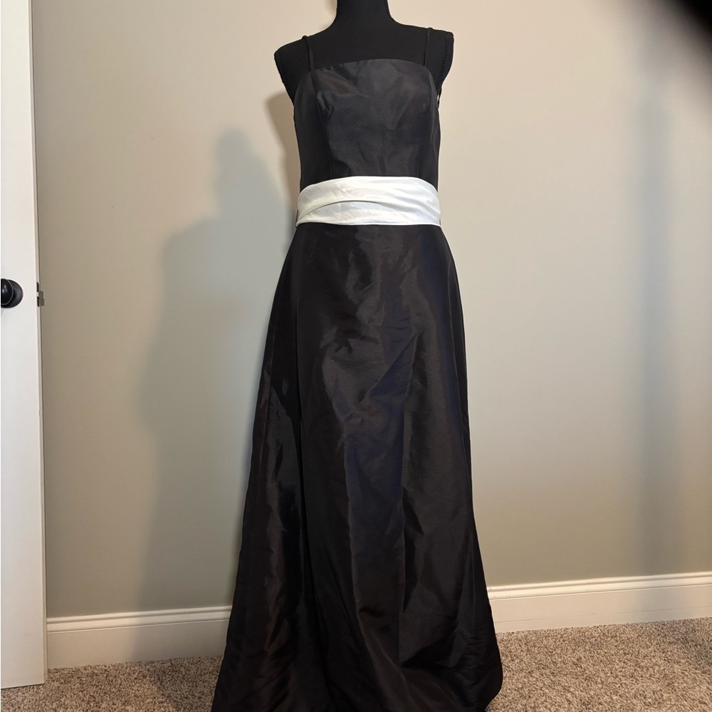 VENUS Strapless Black and White Dress‎
